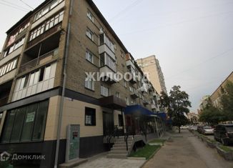 Продам 3-ком. квартиру, 55 м2, Новосибирск, улица Романова, 23, улица Романова
