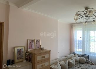 Продается 2-ком. квартира, 37.2 м2, Старый Оскол, улица Прядченко, 125