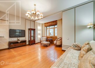 Трехкомнатная квартира в аренду, 120 м2, Москва, Ломоносовский проспект, 25к2, метро Университет