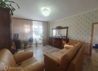 Продам двухкомнатную квартиру, 67 м2, Абакан, улица Кирова, 112/3