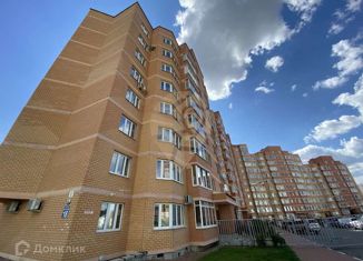 Продам 2-ком. квартиру, 63.1 м2, Старый Оскол, микрорайон Степной, 18