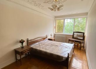 Продаю 4-ком. квартиру, 85 м2, Нальчик, улица Осипенко, 26, район Затишье