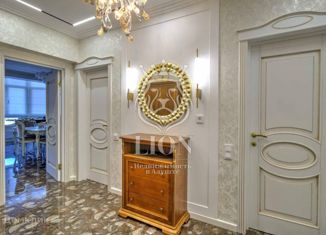 Продам 4-комнатную квартиру, 110.3 м2, Алушта, Платановая улица, 1