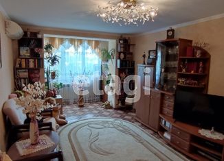 Продается 3-комнатная квартира, 68.5 м2, поселок городского типа Новофёдоровка, Севастопольская улица, 8