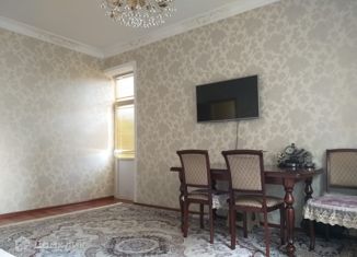 Продаю двухкомнатную квартиру, 60 м2, посёлок городского типа Семендер, проспект Казбекова, 117А