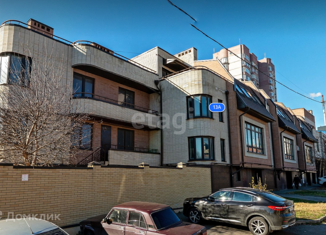 Пятикомнатная квартира на продажу, 232 м2, Ростовская область, Нижненольная улица, 13А