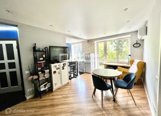 Продается 2-комнатная квартира, 45.5 м2, Санкт-Петербург, Октябрьская набережная, 76к2, метро Пролетарская