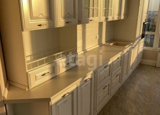 Продается 4-комнатная квартира, 100 м2, Казань, улица Гастелло, 7, Советский район