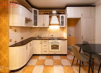 Сдача в аренду трехкомнатной квартиры, 55 м2, Петрозаводск, Сегежская улица, 8Б, район Каменный Бор