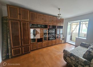 Продам 2-ком. квартиру, 48 м2, Новосибирск, Петропавловская улица, 19