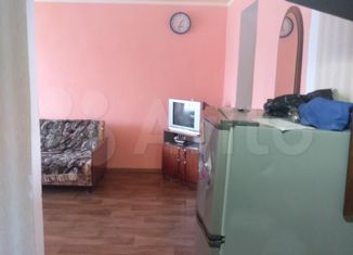 Продам двухкомнатную квартиру, 47 м2, посёлок городского типа Новоозёрное, улица Героев-Десантников, 6