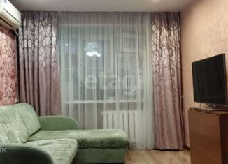 Продаю 2-ком. квартиру, 40.7 м2, Нижний Новгород, проспект Ильича, 43, микрорайон Соцгород-8