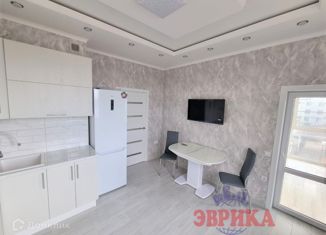 Сдаю 2-комнатную квартиру, 60 м2, Крымск, улица Маршала Жукова, 48Г