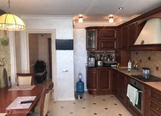 Продам трехкомнатную квартиру, 84.6 м2, Нижний Новгород, Волжская набережная, 16, микрорайон Мещерское Озеро