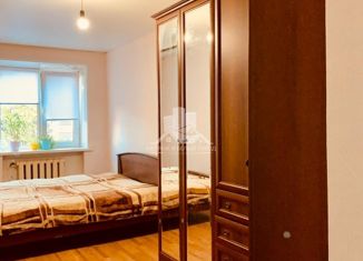 Продам 2-ком. квартиру, 45 м2, Строитель, Октябрьская улица, 24