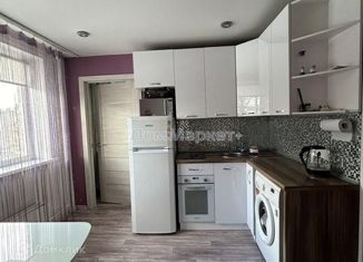 Продается 2-комнатная квартира, 50.5 м2, Новокузнецк, улица Пушкина, 2