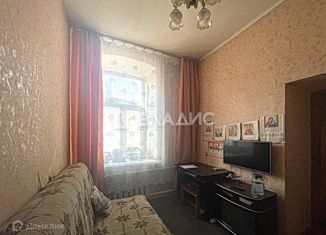 Продаю 3-ком. квартиру, 30 м2, Калуга, улица Суворова, 119