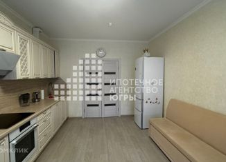 Продажа 3-ком. квартиры, 71.2 м2, Тюменская область, улица Строителей, 20