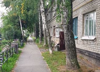 Продаю комнату, 94 м2, Санкт-Петербург, Заречная улица, 10, муниципальный округ Горелово