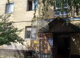 Продам 1-комнатную квартиру, 11.7 м2, Великий Новгород, улица Зелинского, 32к2