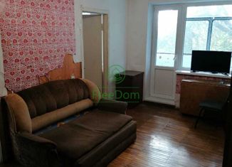 Продам 4-ком. квартиру, 61 м2, Строитель, Промышленная улица, 42
