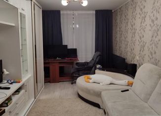 Продажа 3-ком. квартиры, 65 м2, Казань, улица Адоратского, 30