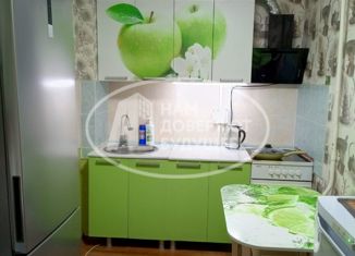 Продаю 2-ком. квартиру, 39 м2, Добрянка, улица Трудовые Резервы, 5