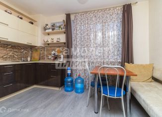 Продается двухкомнатная квартира, 57 м2, Уфа, улица Ленина, 156