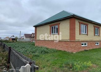 Продаю дом, 200 м2, посёлок Новоомский