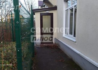 Продам 2-ком. квартиру, 61 м2, Ставрополь, улица Репина, 75, микрорайон № 16