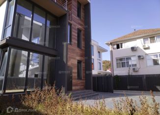 Продается дом, 181 м2, посёлок городского типа Дагомыс, Армавирская улица, 21