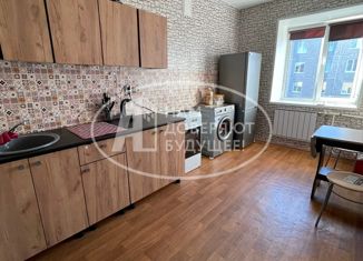 Продается 1-ком. квартира, 35 м2, Лысьва, улица Гайдара, 15/1