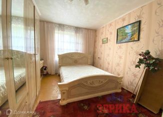 Продам 4-ком. квартиру, 76 м2, Крымск, улица Рядновой, 5