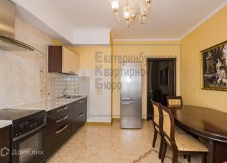 Продается 2-ком. квартира, 66.6 м2, Екатеринбург, улица Бажова, 68