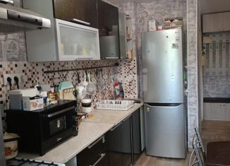 Продам 3-комнатную квартиру, 62 м2, Хабаровский край, улица Ворошилова, 14