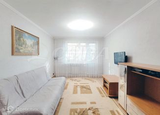 Трехкомнатная квартира на продажу, 58.7 м2, Нефтеюганск, 12-й микрорайон, 42