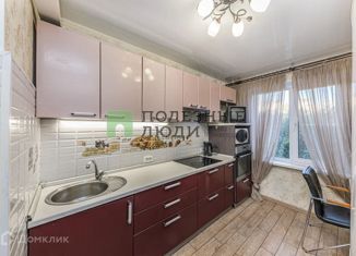 4-комнатная квартира на продажу, 80.7 м2, Челябинская область, улица Братьев Кашириных, 108А