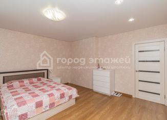 Продаю 2-ком. квартиру, 65 м2, микрорайон Вишнёвая Горка, Изумрудная улица, 3