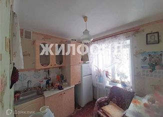 Продаю 1-комнатную квартиру, 30.4 м2, Осинники, Студенческая улица, 1