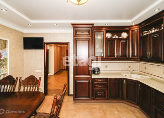 Продам четырехкомнатную квартиру, 105.6 м2, Тюмень, Холодильная улица, 138
