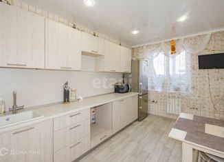 Продажа 3-комнатной квартиры, 90 м2, Екатеринбург, улица Учителей, 10, улица Учителей