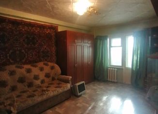Продаю 4-комнатную квартиру, 60 м2, поселок городского типа Междуреченск, улица ЖБК, 10