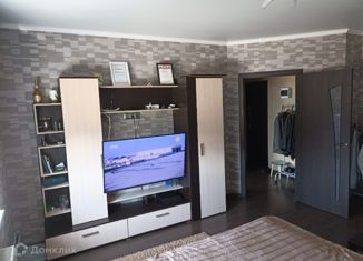 Сдам в аренду однокомнатную квартиру, 42 м2, Адыгея, Бжегокайская улица, 25/1к2