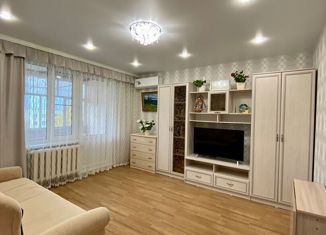Продается 2-комнатная квартира, 44.4 м2, Нижнекамск, улица Менделеева, 1А