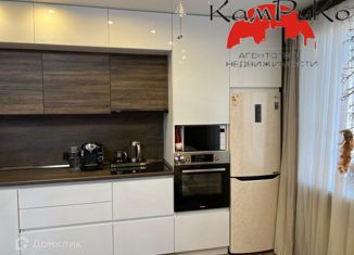 Продажа 2-ком. квартиры, 55.9 м2, Елизово, улица Гришечко, 5