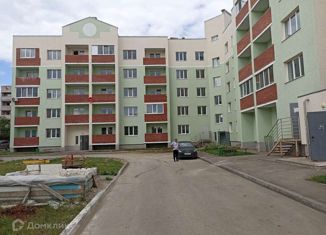 Продам 3-комнатную квартиру, 90.1 м2, посёлок городского типа Петра Дубрава, улица Строителей, 5