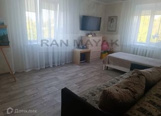 Продажа 2-комнатной квартиры, 48.5 м2, Майкоп, Кооперативная улица, 76