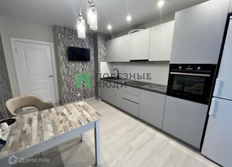 Продается двухкомнатная квартира, 56 м2, деревня Царёво, улица Петра Гаврилова, 8