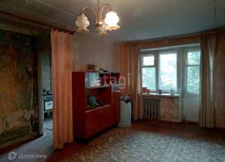 Продаю 2-комнатную квартиру, 43.2 м2, Октябрьский, Комсомольская улица, 23А