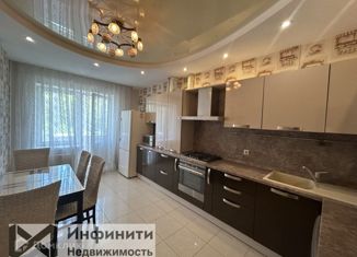 Продаю четырехкомнатную квартиру, 124 м2, Ставрополь, микрорайон Чапаевка, Бакинская улица, 41
